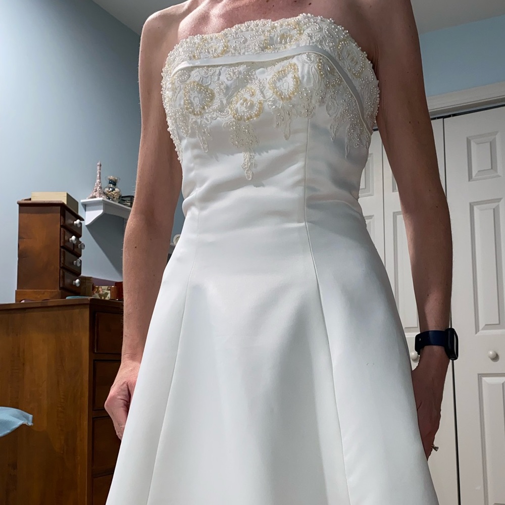 Emme Bridal Strapless Wedding Gown Dress 8 Beaded With FLAWS Unsure if Altered - Picture 4 of 17